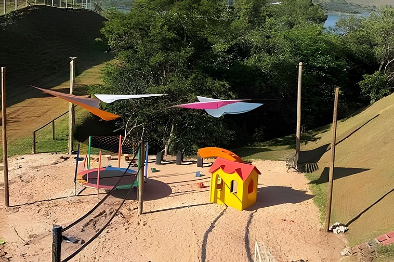 Chalé Mirante com vista panorâmica para casais e famílias