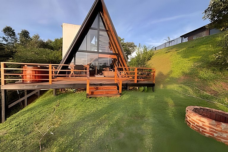 Chalé Recanto — cabana A-frame próxima ao lago com ofurô e c