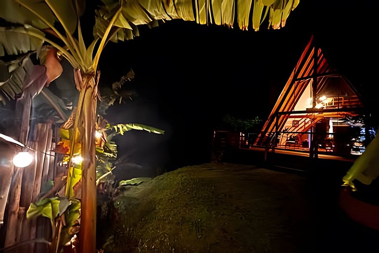 Chalé Recanto — cabana A-frame próxima ao lago com ofurô e c