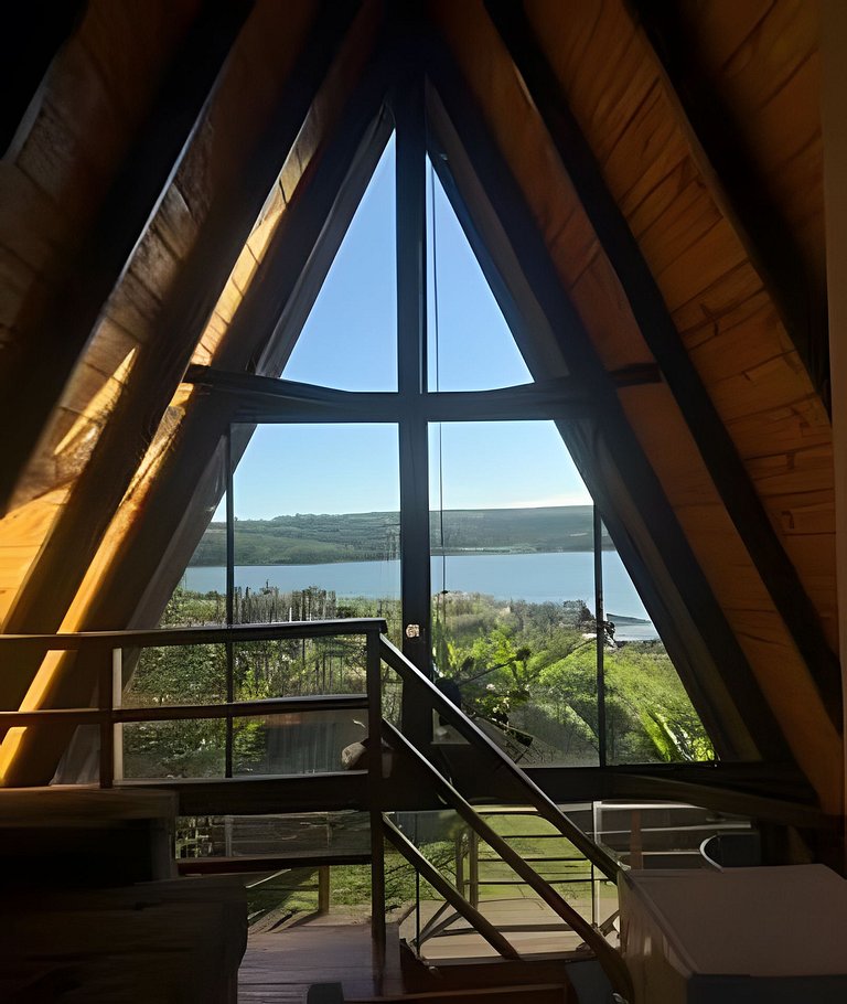Chalé Recanto — cabana A-frame próxima ao lago com ofurô e c